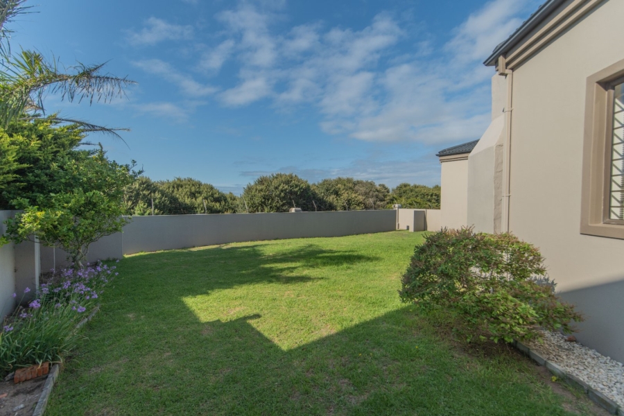 To Let 3 Bedroom Property for Rent in Lovemore Heights Estate Eastern Cape